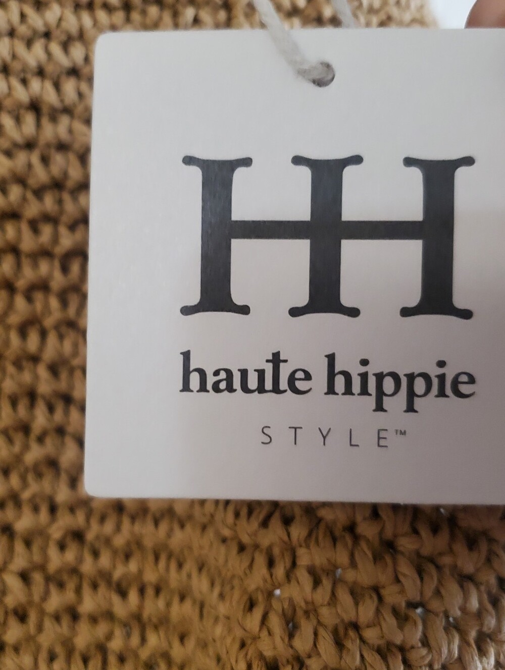 HAUTE HIPPIE NWT WOVEN STRAW CROSSBODY SHOULDER. PALM LEAF CHARM. BEACHY - Picture 2 of 6